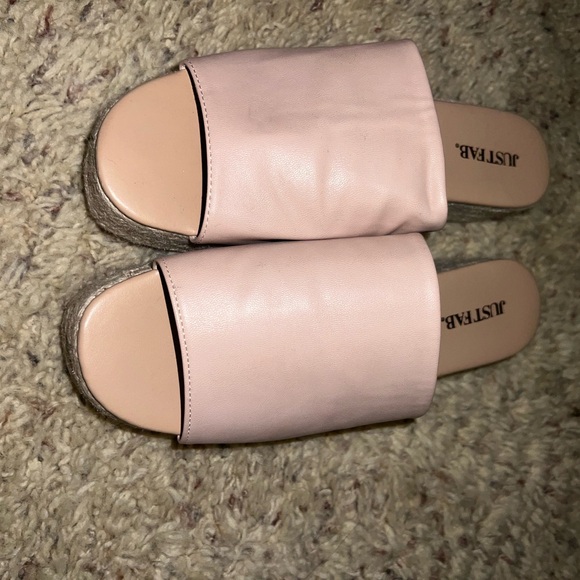 Pink Nude platform sandals. - Picture 3 of 3
